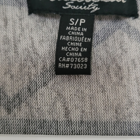 Light-weight Neutral Shawl - Picture 2 of 2